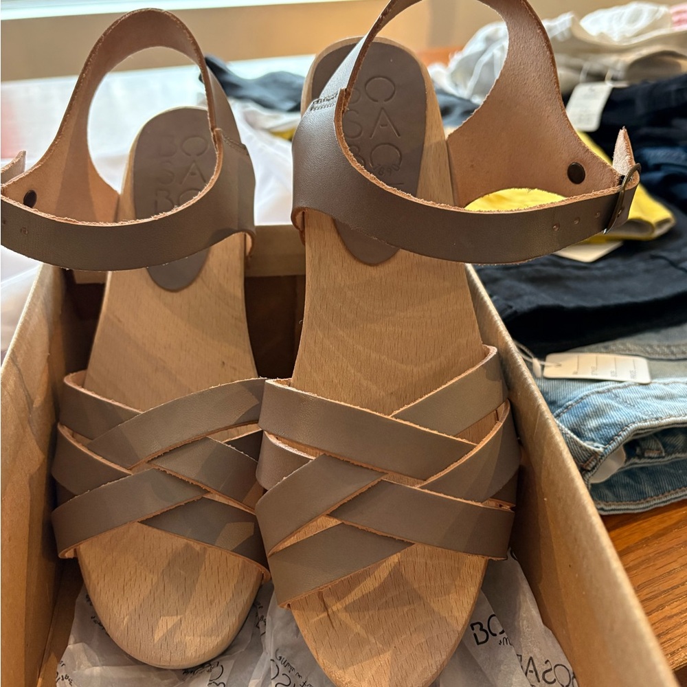 Elegant Women's Greige Strappy Sandals